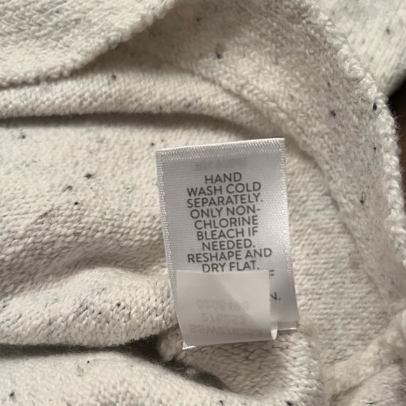 Pure Jill Chic V-Neck Speckled Sweater for Women NWOT.. Never worn - Picture 8 of 8